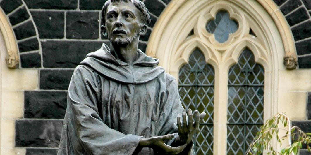 Heiliger Franz von Assisi Bronzestatue des Heiligen Franz von Assisi